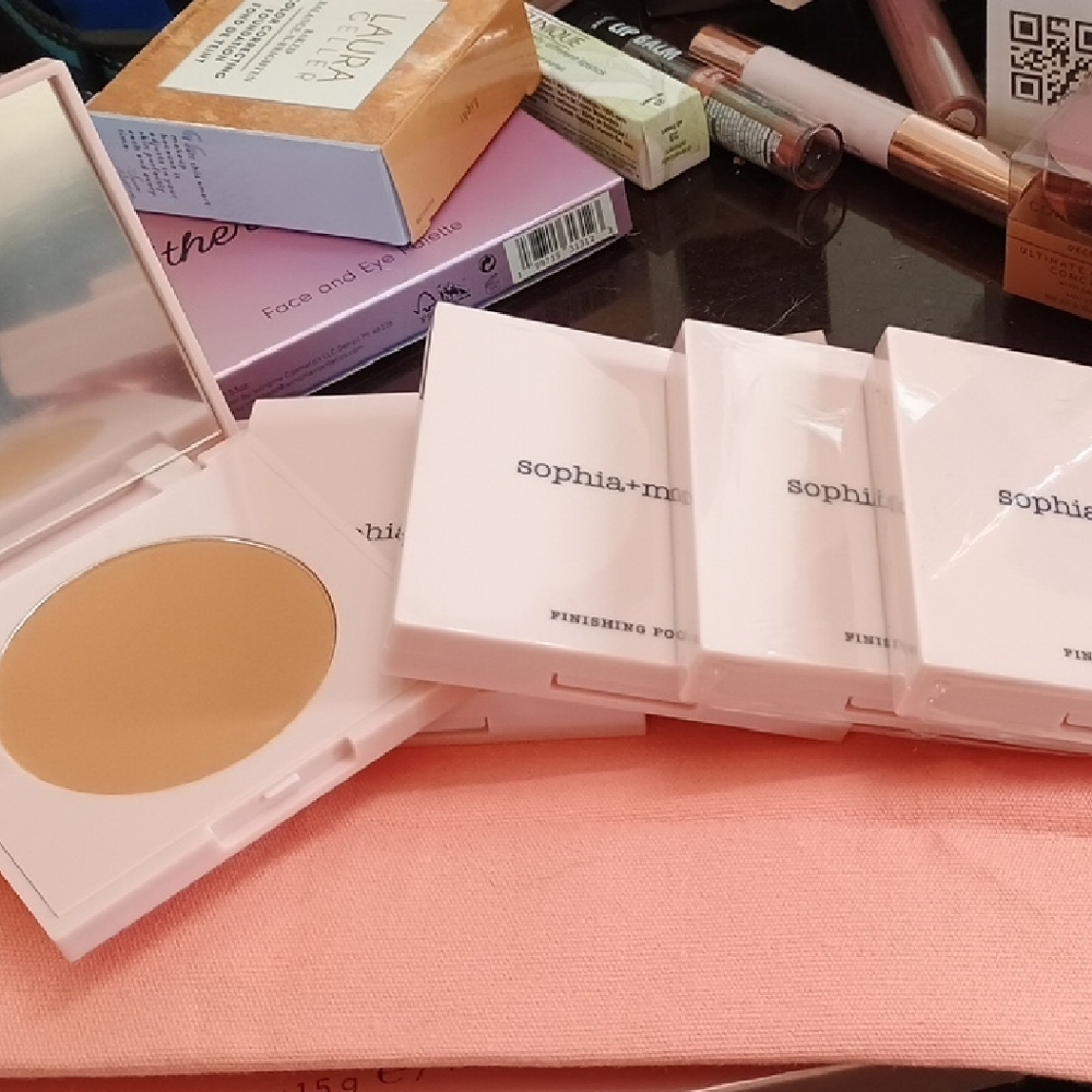 Sofia+Mabelle Finishing Powder - Tan